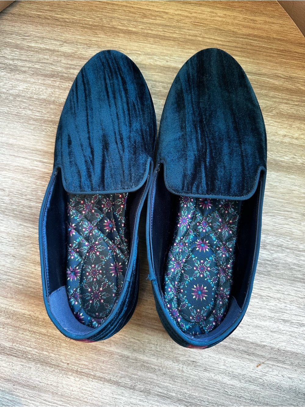 Birdies size 10 velvet shoe